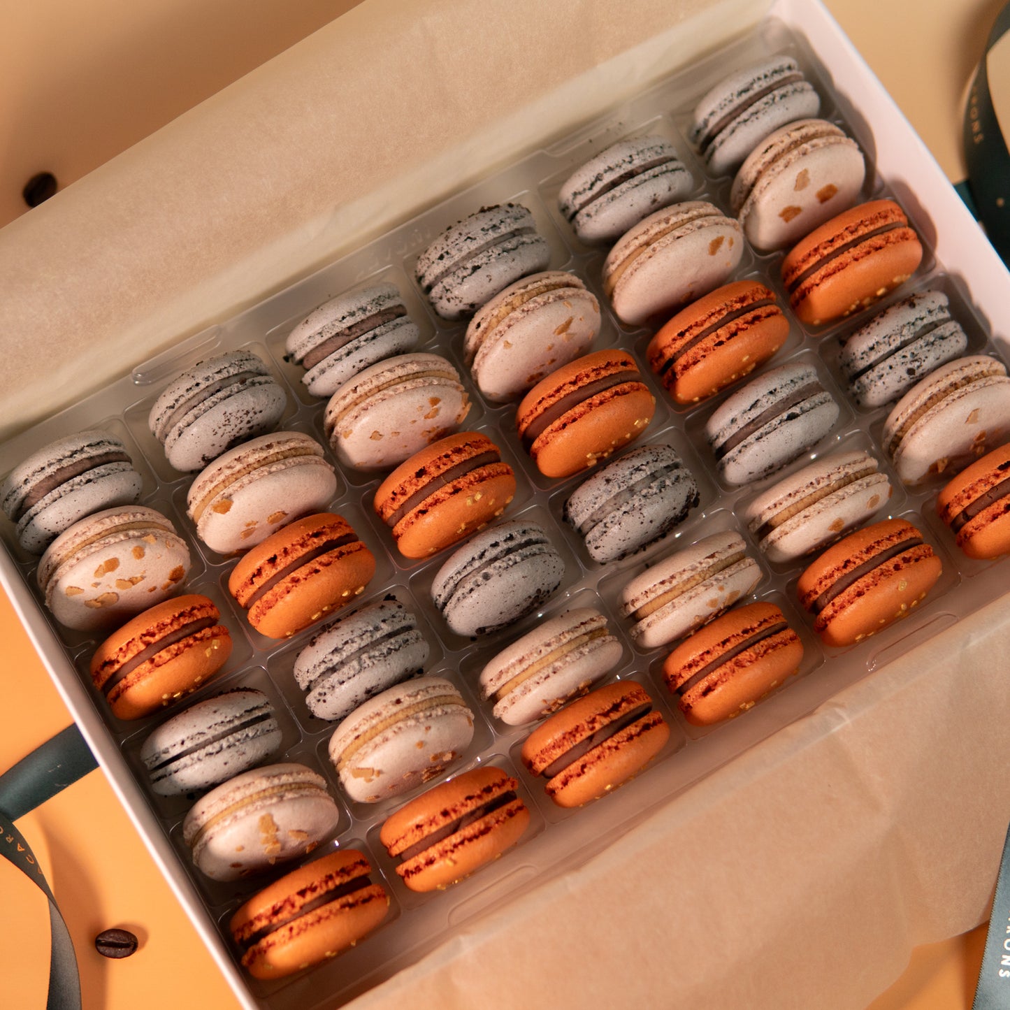 Box Macarons Coffee Break