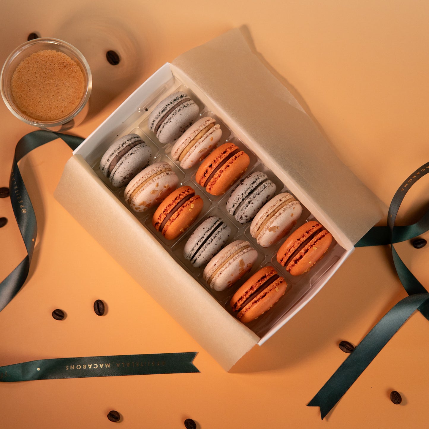 Box Macarons Coffee Break