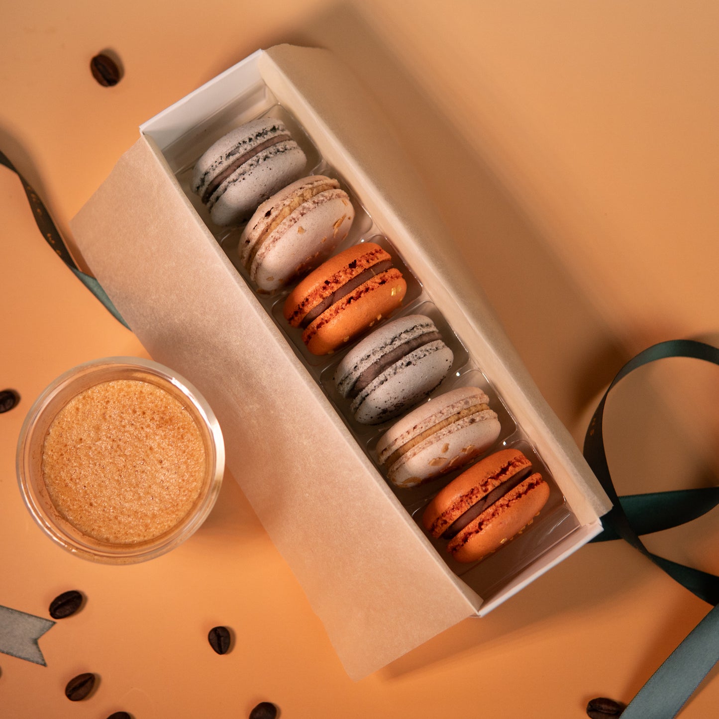 Box Macarons Coffee Break