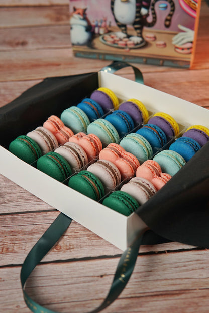 Box Macarons Surpriză